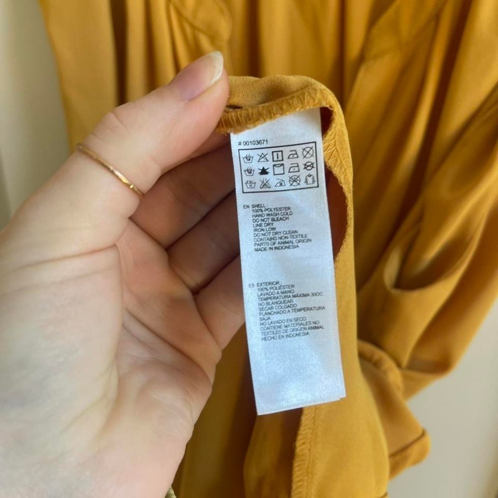 Forever 21 Blouse Women Medium Mustard Yellow Sleeveless Button Front - Picture 3 of 6